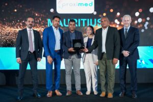 Proximed Ltd receiving Outstanding Performance Award 2025 from Zimmer Biomet